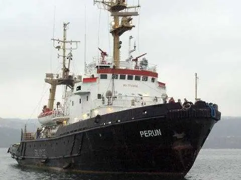 Украински кораб удари „Дунав мост” 