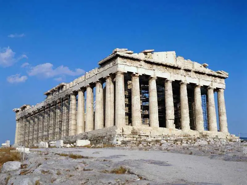 Как раздутата администрация докара Гърция до криза