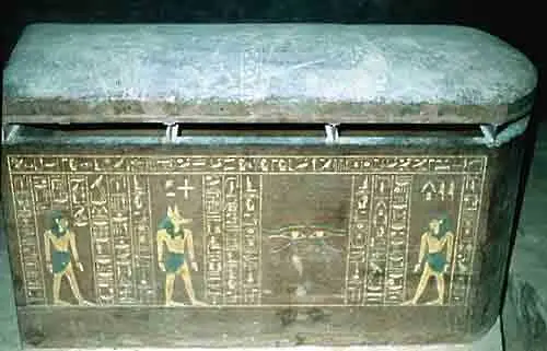 САЩ върнаха саркофаг на Египет