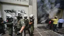 Атина опустошена от демонстрантите