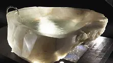 Продава се уникална вана от кристал