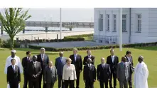 Г-8 и Г-20 нагаждат програмите си според графика на Мондиала