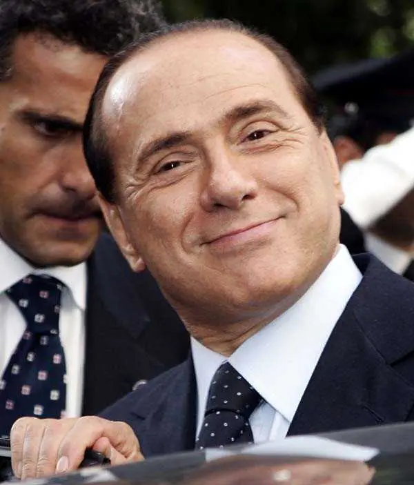 Берлускони сконфузи дипломати