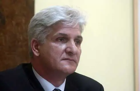 Главният банкер на Косово остава в ареста 