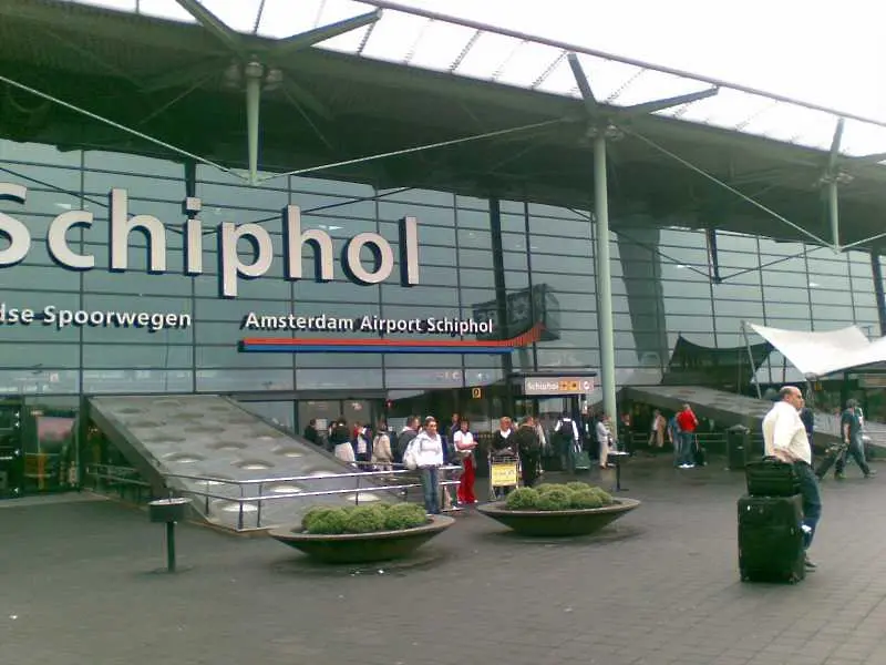 Атентатори хванати на летището в Амстердам