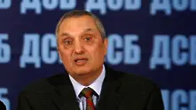 Костов: Дянков май не се справя като министър