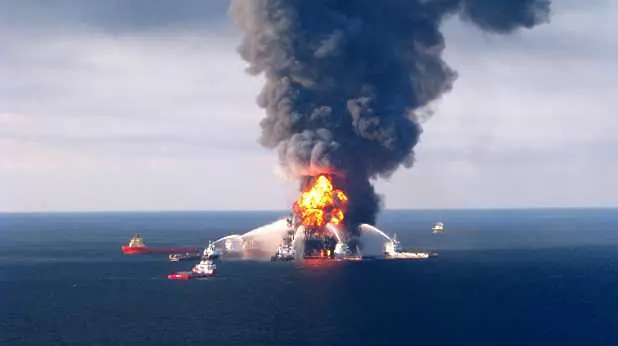Кошмарът се повтаря, втора нефтена платформа избухна в Мексиканския залив