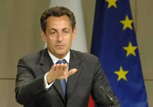  Френската полиция обискира партийния щаб на Саркози