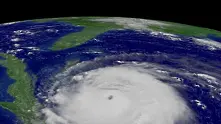 САЩ под тревога – ураганът „Ърл” достигна 4-та степен!