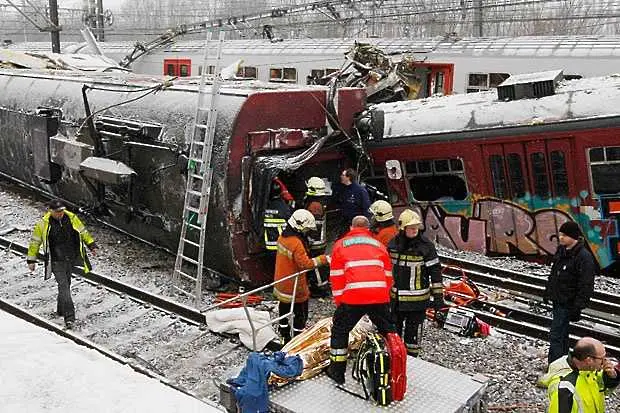 56 ранени при катастрофа между два влака в Белгия
