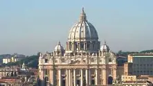 Разследват президента на ватиканската банка за пране на пари