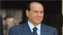 Самолетът на Берлускони кацна аварийно в Милано