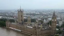 Скандал:Над 9 хил. държавни служители в Англия вземат повече от премиера