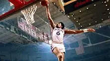 Баскетболната легенда Джулиъс Ървинг в реклама на Converse