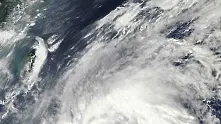 „Супер тайфунът“ Меги се отправя към Китай