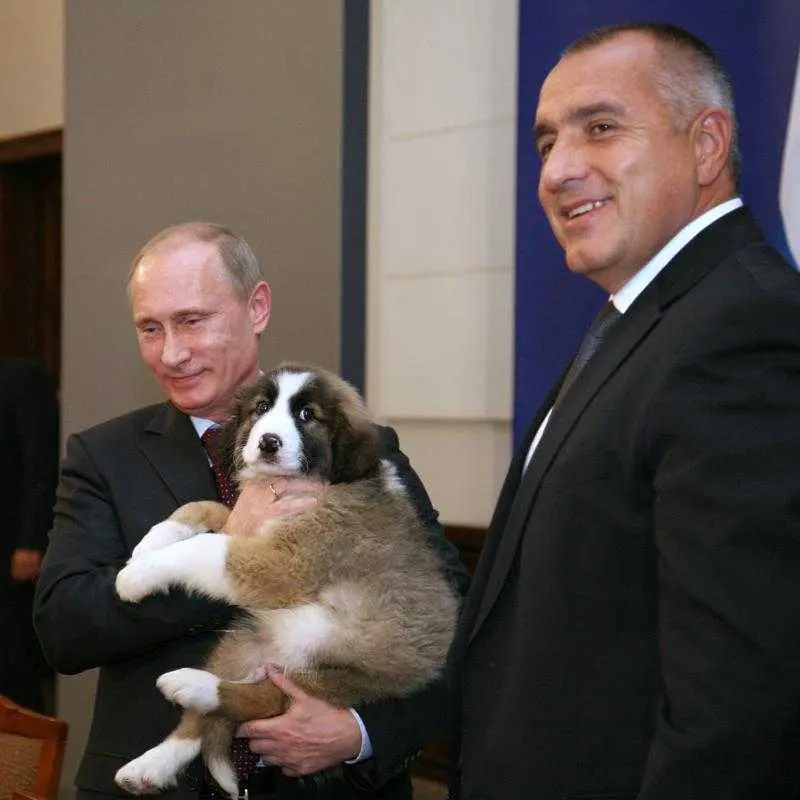 Борисов подари каракачанка на Путин
