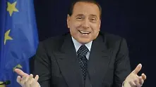 Берлускони пак забъркан в сексафера, искат му оставката