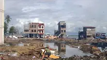 Над 300 станаха жертвите на бедствията в Индонезия