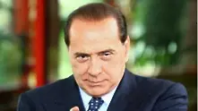 3 гласа спасиха Берлускони 