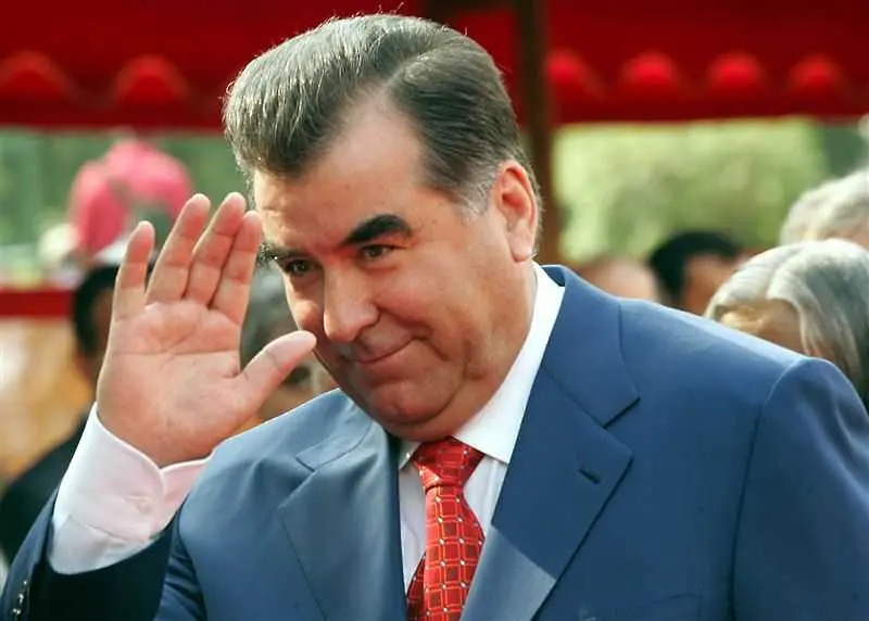 Висш шеф в Таджикистан наказан за разгулно празнуване на рожден ден