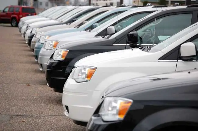 Продажбите на нови коли в САЩ с 17% ръст