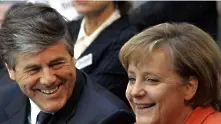 Меркел на съд за обяд с шефа на Deutsche Bank