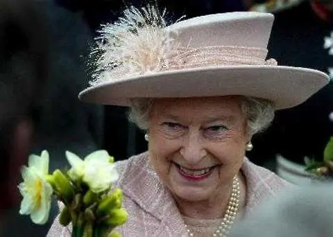 Кралица Елизабет ІІ отива на историческо посещение в Ирландия