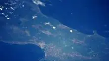 „Остров” от японски отломки плава към САЩ