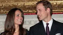 Уилям и Кейт с първа публична изява след сватбата си (видео)
