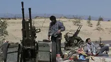 Бунтовниците водят яростна битка за петролен център в Либия