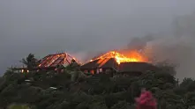 Семейството на Ричард Брансън и Кейт Уинслет оцеляха в голям пожар (видео)