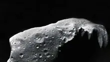 Голям астероид профучава край Земята