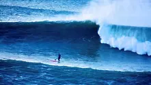 Заснеха сърфист пред 9-метрова вълна на Острова