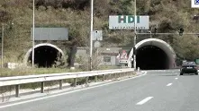 Верижна катастрофа блокира тунел на магистрала Хемус