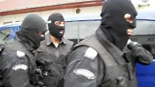 Над 60 арестувани при спецакция заради палежите в София