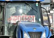 Трактори окупираха центъра на София, протестиращите искат оставки   