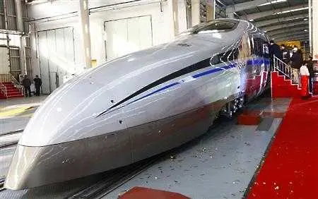 Китай тества високоскоростен влак, който развива 500 км/ч