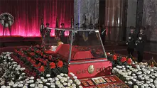 Поставят в мавзолей тялото на Ким Чен Ир