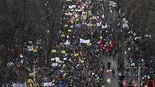 Размирна нощ на протести в Румъния