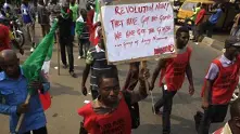 Нигерия прекратява временно обща стачка срещу цените на горивата