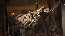 Две бизнес сгради рухнаха в Рио, издирват затрупани 
