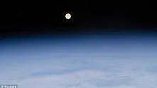 Невероятни космически гледки в запис от МКС (видео)
