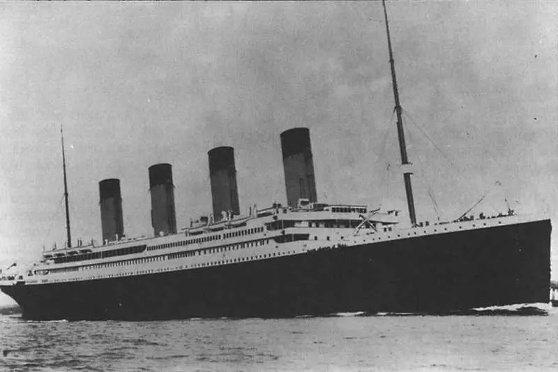 Нова теория за потъването на „Титаник”