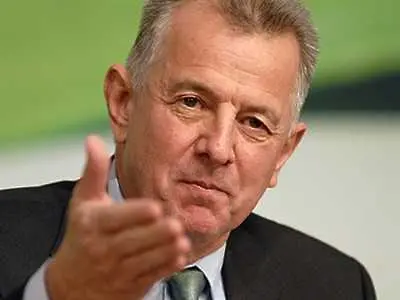 Оправдаха унгарския президент по обвинението в плагиатство от българин