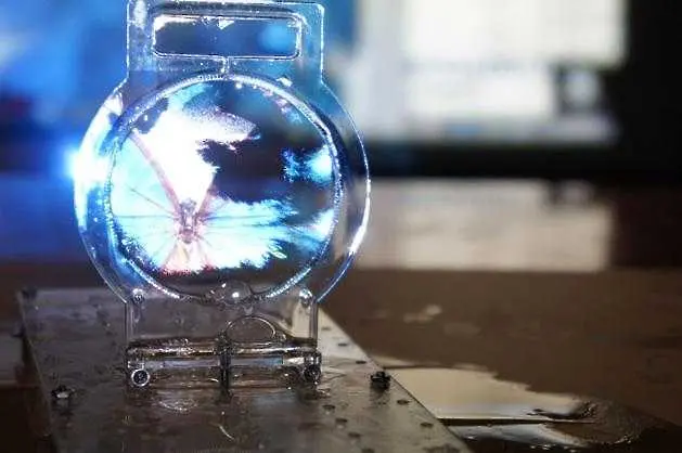 Учени създадоха екран от сапунен балон