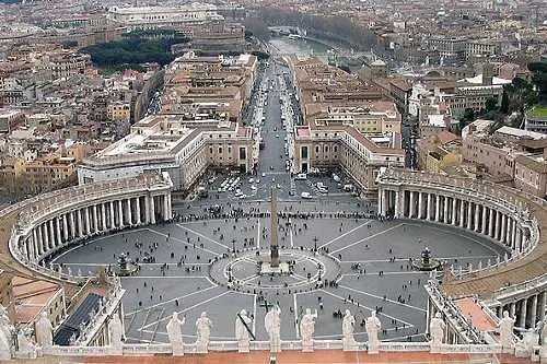 Ватикана въвежда дежурни свещеници за туристи