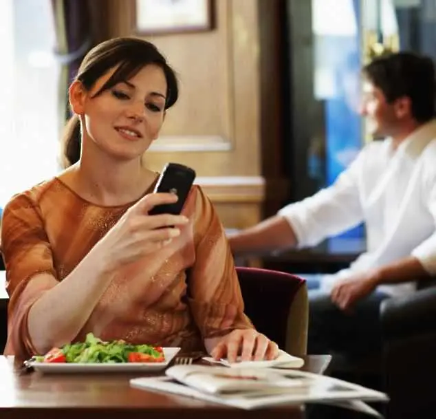 Нова идея: Остави мобилния телефон, вечеряй с отстъпка