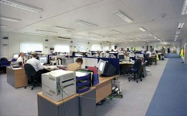 Проучване: Отворените работни пространства увеличават стреса