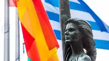 Испания и Гърция приеха драконови мерки за справяне с дълговата криза