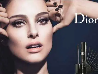 Великобритания забрани твърде съвършена реклама на Dior с Натали Портман